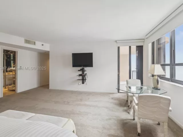 3-bedroom condo for rent in Bal Harbour - 10175 Collins Ave 1202 - MondialRealty