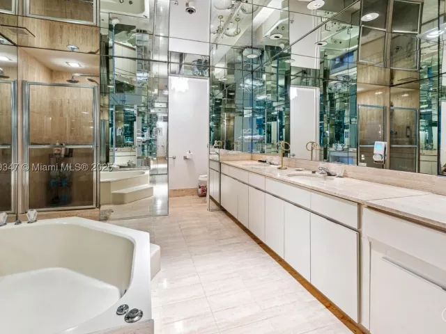 3-bedroom condo for rent in Bal Harbour - 10175 Collins Ave 1202 - MondialRealty
