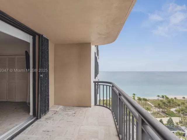 3-bedroom condo for rent in Bal Harbour - 10175 Collins Ave 1202 - MondialRealty