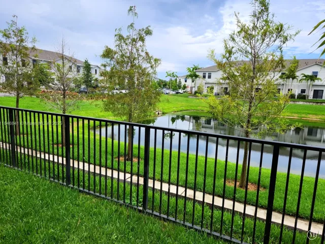 3-bedroom home for rent in Pompano Beach - 880 NW 3rd Way 880 - MondialRealty