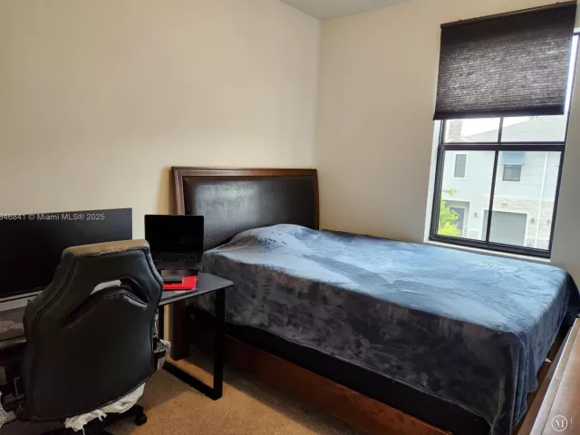 3-bedroom home for rent in Pompano Beach - 880 NW 3rd Way 880 - MondialRealty