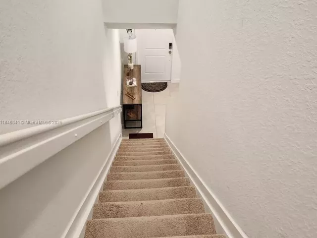 3-bedroom home for rent in Pompano Beach - 880 NW 3rd Way 880 - MondialRealty