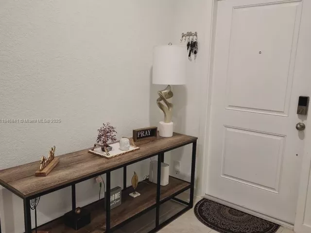 3-bedroom home for rent in Pompano Beach - 880 NW 3rd Way 880 - MondialRealty