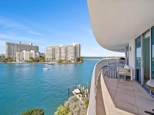 3-bedroom condo for sale in Miami Beach - 1445 16th St 602 - MondialRealty