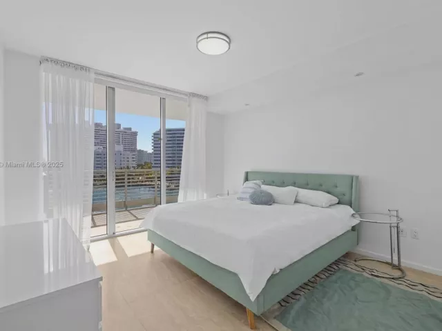 3-bedroom condo for sale in Miami Beach - 1445 16th St 602 - MondialRealty