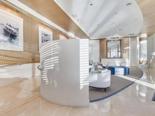 3-bedroom condo for sale in Miami Beach - 1445 16th St 602 - MondialRealty