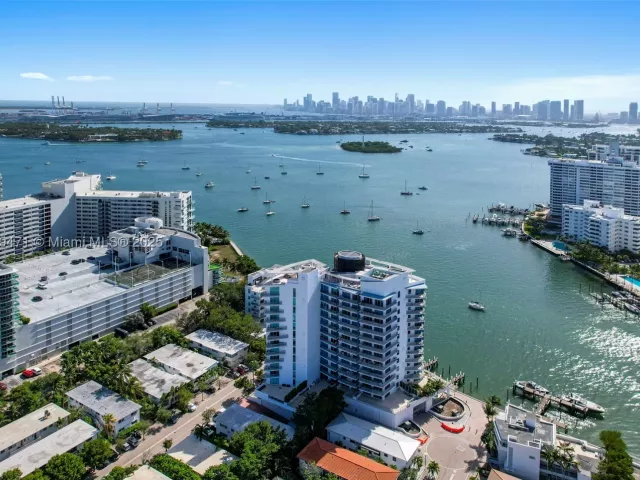 3-bedroom condo for sale in Miami Beach - 1445 16th St 602 - MondialRealty