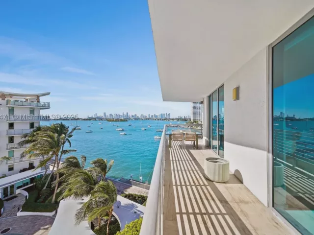 3-bedroom condo for sale in Miami Beach - 1445 16th St 602 - MondialRealty