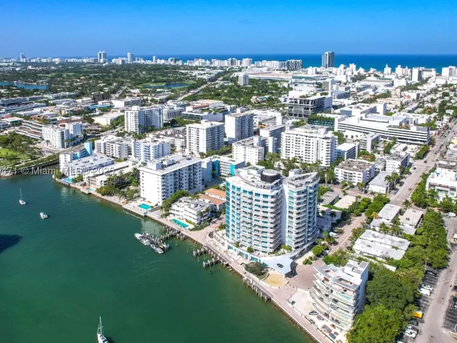 3-bedroom condo for sale in Miami Beach - 1445 16th St 602 - MondialRealty