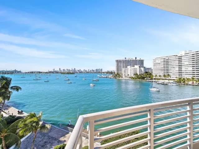 3-bedroom condo for sale in Miami Beach - 1445 16th St 602 - MondialRealty