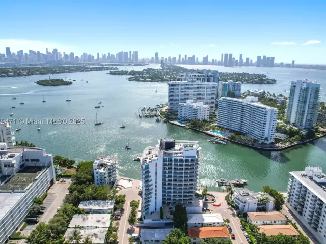 3-bedroom condo for sale in Miami Beach - 1445 16th St 602 - MondialRealty