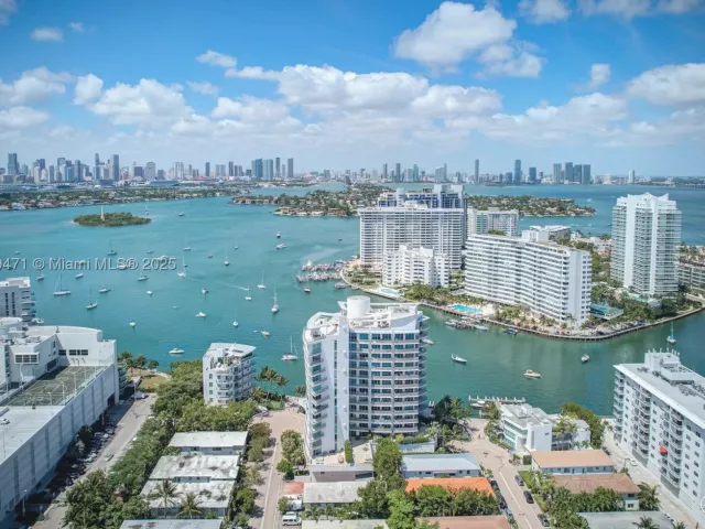 3-bedroom condo for sale in Miami Beach - 1445 16th St 602 - MondialRealty