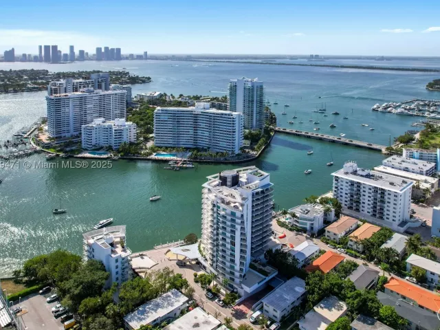 3-bedroom condo for sale in Miami Beach - 1445 16th St 602 - MondialRealty
