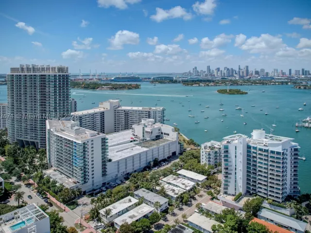 3-bedroom condo for sale in Miami Beach - 1445 16th St 602 - MondialRealty