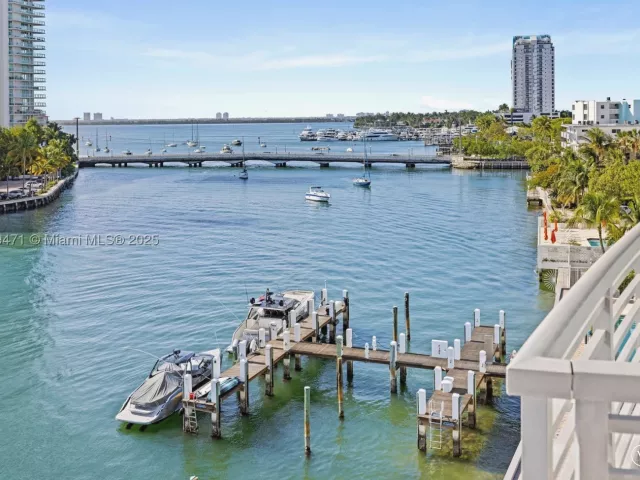 3-bedroom condo for sale in Miami Beach - 1445 16th St 602 - MondialRealty