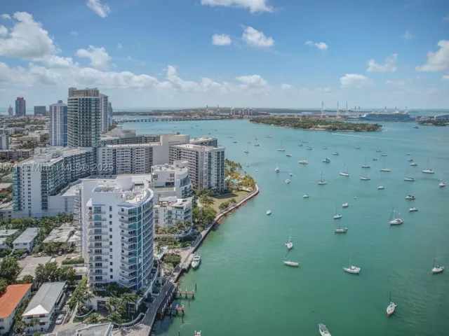 3-bedroom condo for sale in Miami Beach - 1445 16th St 602 - MondialRealty