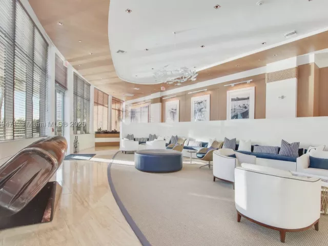 3-bedroom condo for sale in Miami Beach - 1445 16th St 602 - MondialRealty