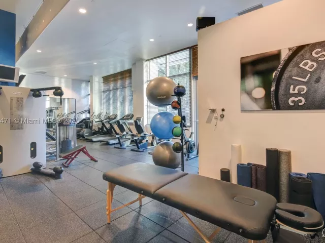 3-bedroom condo for sale in Miami Beach - 1445 16th St 602 - MondialRealty