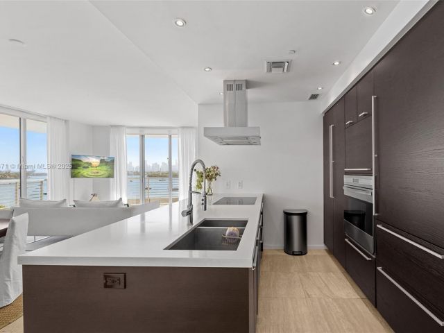 Apartment for sale  Unit #602 - photo 6353496