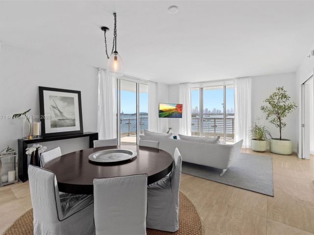 Apartment for sale  Unit #602 - photo 6353500