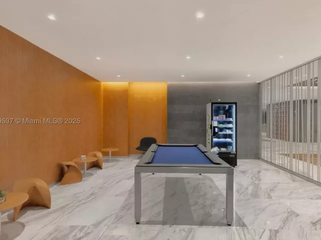 3-bedroom condo for sale in Sunny Isles Beach - 400 Sunny Isles Blvd 1819 ONE LEVEL - MondialRealty