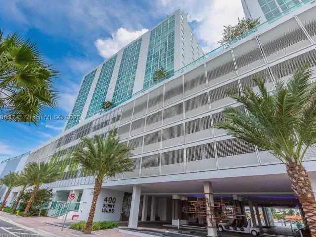 3-bedroom condo for sale in Sunny Isles Beach - 400 Sunny Isles Blvd 1819 ONE LEVEL - MondialRealty