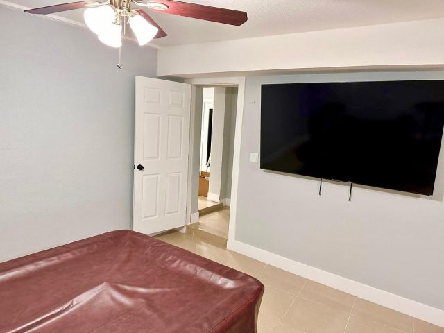 Home for sale at 601 NW 38th Street - photo 6354449