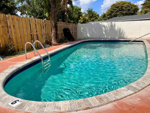 Home for sale at 601 NW 38th Street - photo 6354460