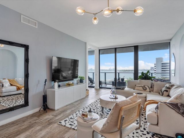 Apartment for sale  Unit #606 - photo 6674934