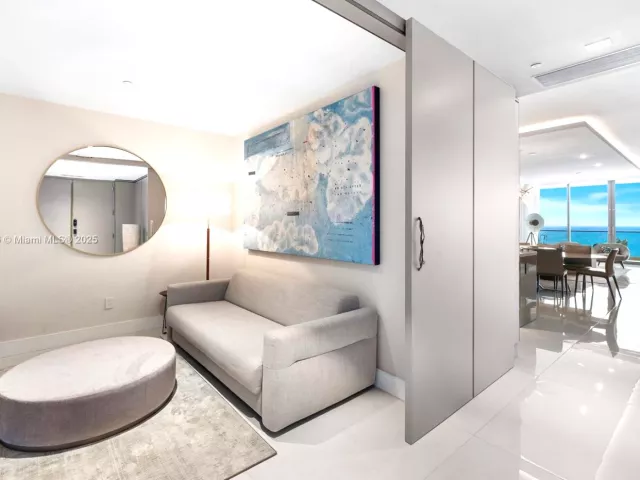 3-bedroom condo for sale in Sunny Isles Beach - 18975 E Collins Ave 1403 - MondialRealty