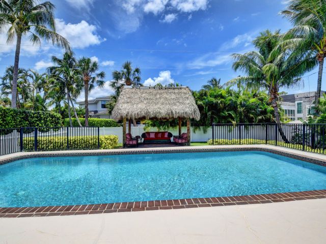 Home for rent at 455 NE 14th Street - photo 6364170