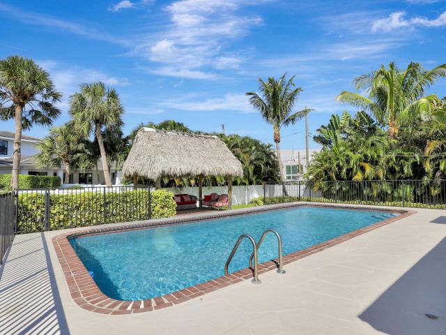 Home for rent at 455 NE 14th Street - photo 6364172