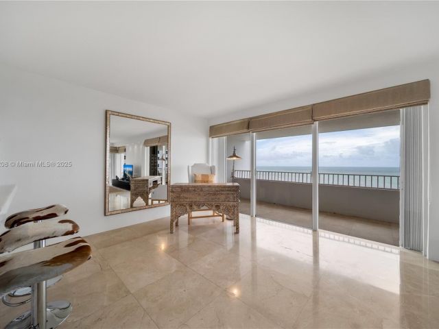 Apartment for rent  Unit #901 - photo 6357141