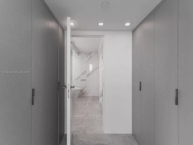 2-bedroom condo for sale in Miami Beach - 1800 Sunset Harbour Dr 1515 - MondialRealty