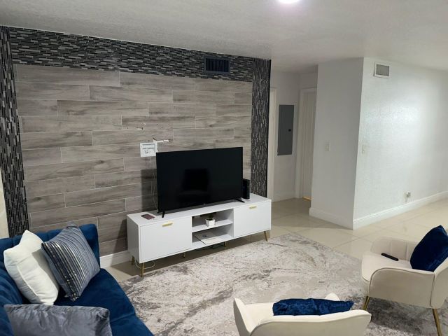 Home for sale at 150 NE 26th Court - photo 6360052