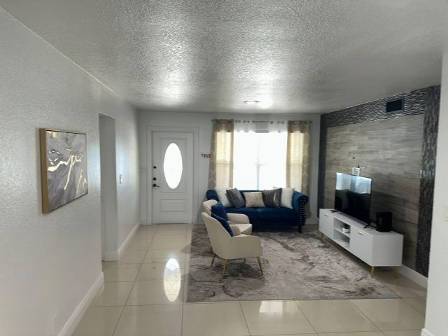 Home for sale at 150 NE 26th Court - photo 6360053