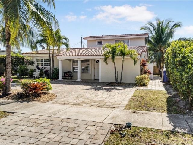 Home for sale at 150 NE 26th Court - photo 6360054