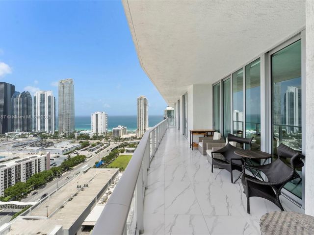 Apartment for sale  Unit #5-LPH03 - photo 6359160