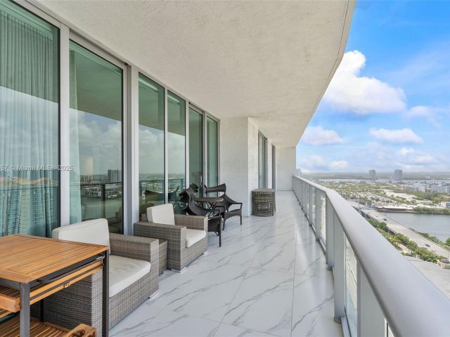 Apartment for sale  Unit #5-LPH03 - photo 6359162