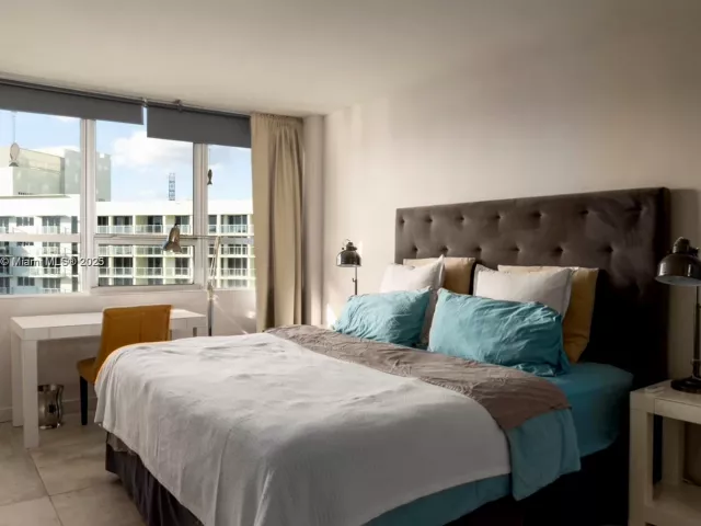 1-bedroom condo for sale in Miami Beach - 1500 Bay Rd 1464S - MondialRealty