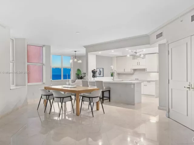 3-bedroom condo for rent in Fort Lauderdale - 2100 N Ocean Blvd 18D - MondialRealty