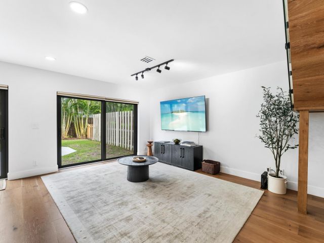 Home for rent at 541 N Ocean Boulevard 5610 - photo 6370576