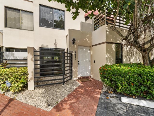 Home for rent at 541 N Ocean Boulevard 5610 - photo 6370585