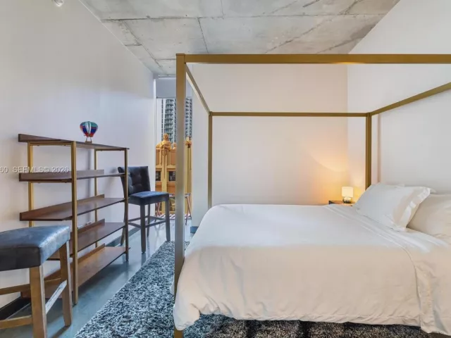 2-bedroom condo for sale in Miami - 151 SE 1st St 401 - MondialRealty