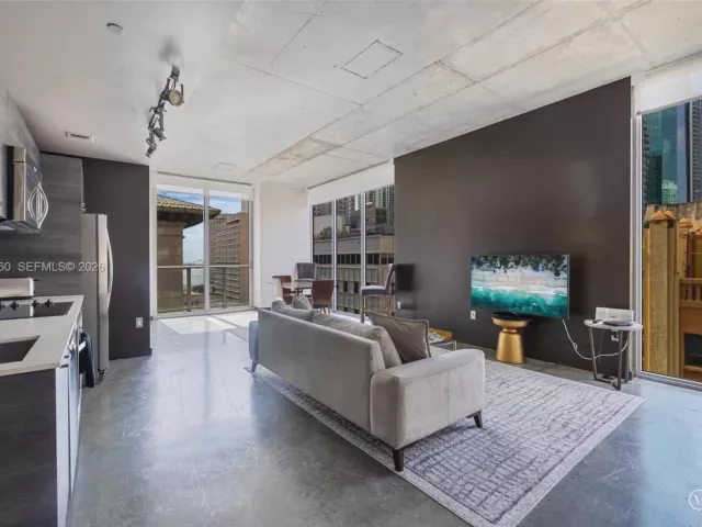 2-bedroom condo for sale in Miami - 151 SE 1st St 401 - MondialRealty