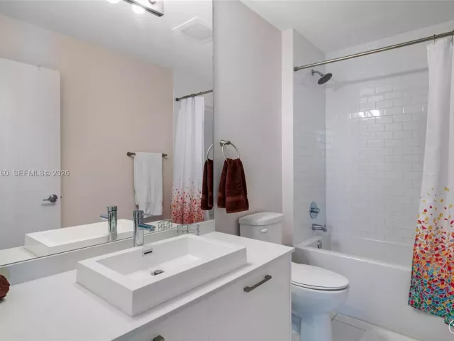 2-bedroom condo for sale in Miami - 151 SE 1st St 401 - MondialRealty