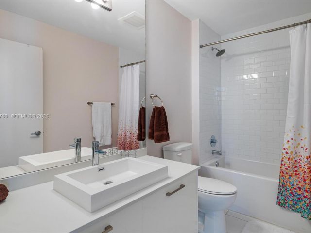 Apartment for sale  Unit #401 - photo 6365555