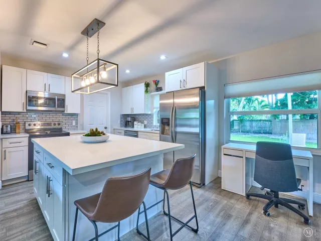 3-bedroom home for rent in Fort Lauderdale - 801 NE 15th Street - MondialRealty