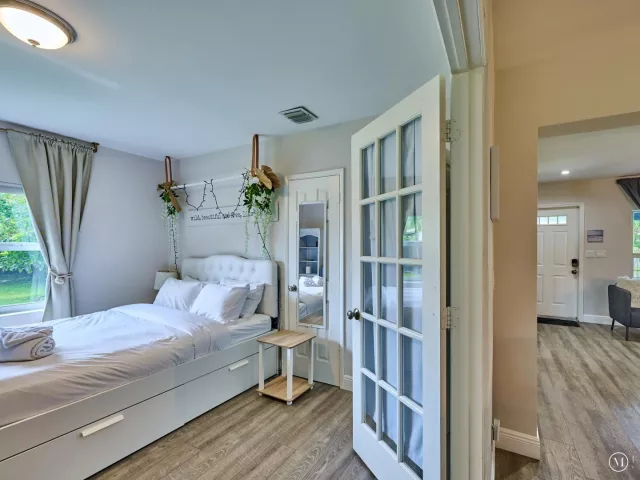 3-bedroom home for rent in Fort Lauderdale - 801 NE 15th Street - MondialRealty