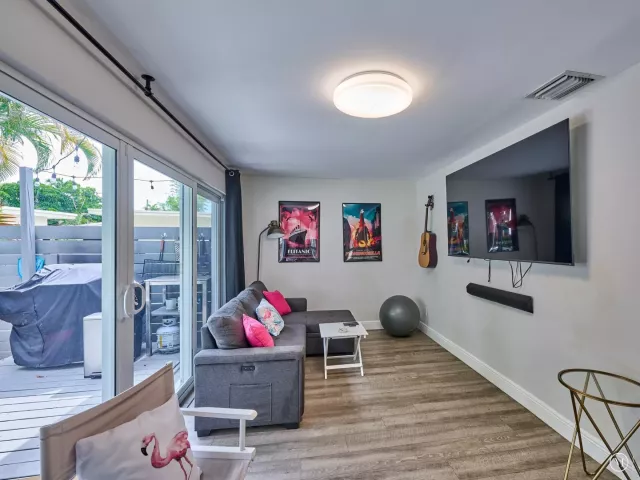3-bedroom home for rent in Fort Lauderdale - 801 NE 15th Street - MondialRealty
